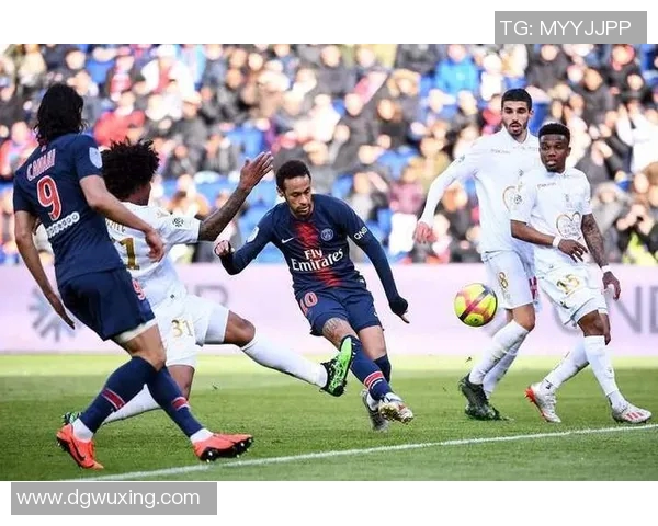 巴黎圣曼与顿矿工激战在即谁将赢得这场精彩对决